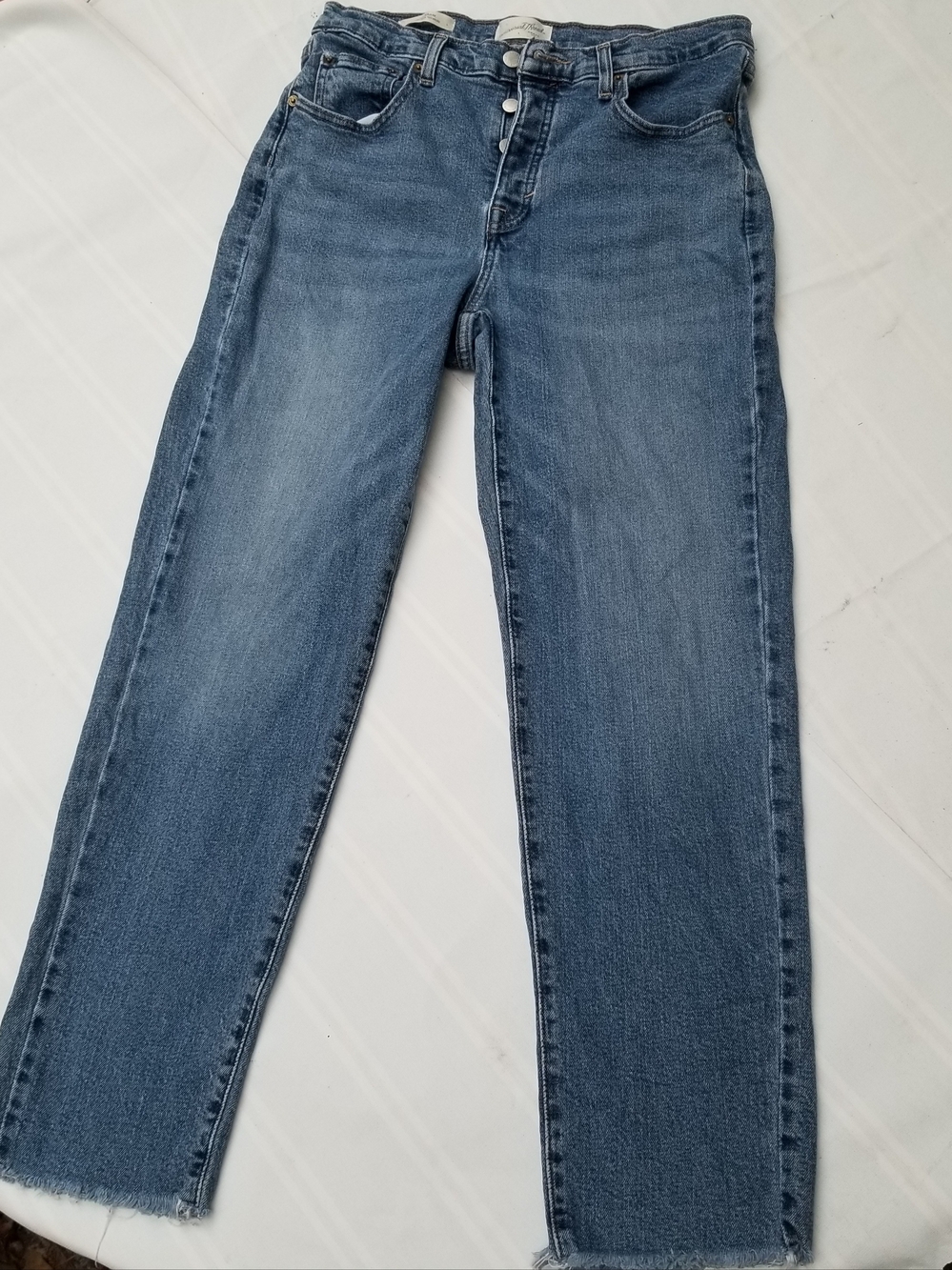 Universal Thread Women's Straight-Leg Jeans in Blue Wash